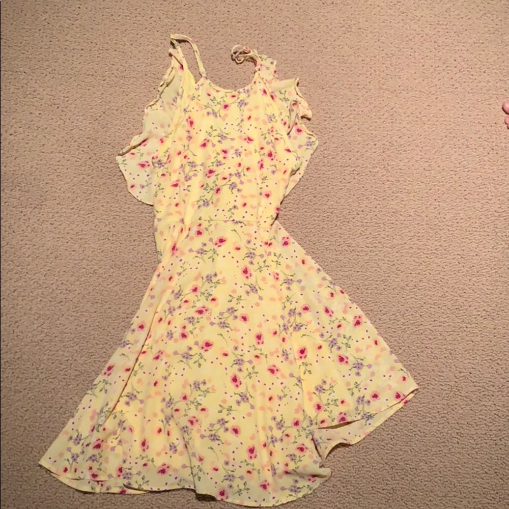 Yellow flower dress!